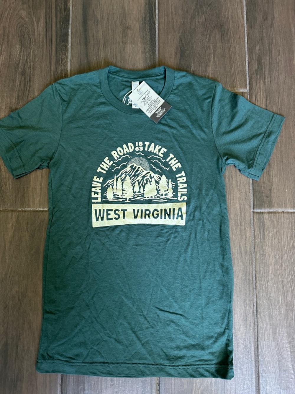 NWT Kinship Goods Graphic Tee Size XS